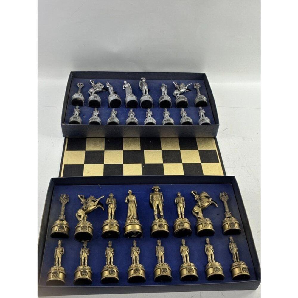 CLASSIC GAMES NAPOLEON BONAPART EDITION CHESS SET